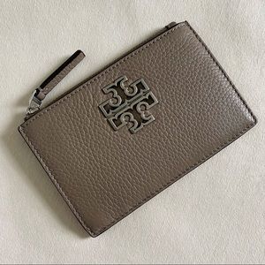 NWT Tory Burch Britten Zip Card Case Holder Gray Heron Color